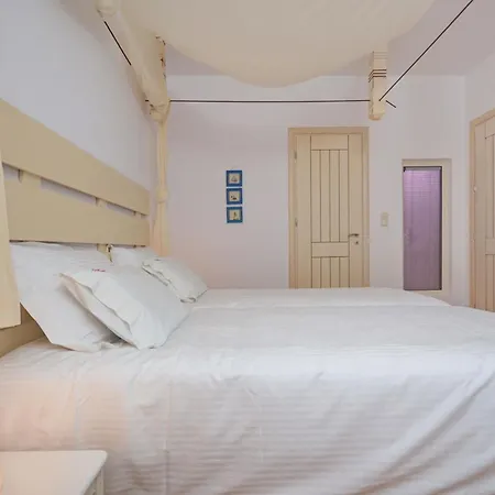 Hotel The Saint Vlassis Naxos City